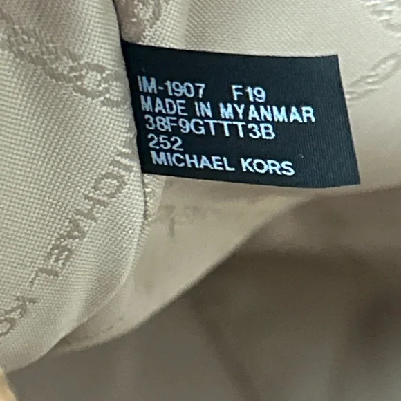 Michael Kors Jersey Signature Dark Brown and Tan Tote Approx. 16 x 11 x 6 - Picture 15 of 17